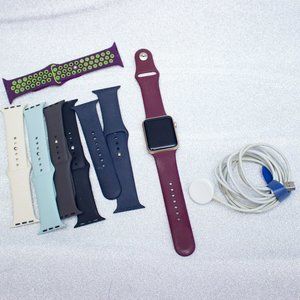 Apple Watch Series 1 Gold 42mm Bundle